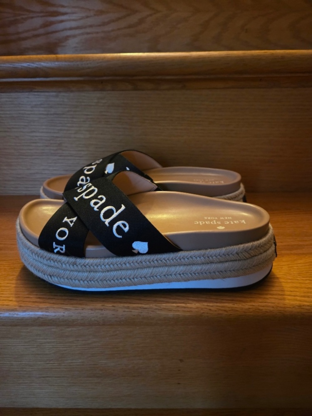 NIB Kate Spade Black w/ White Embroidered Logo Cross Canvas Strap Slides Size 7